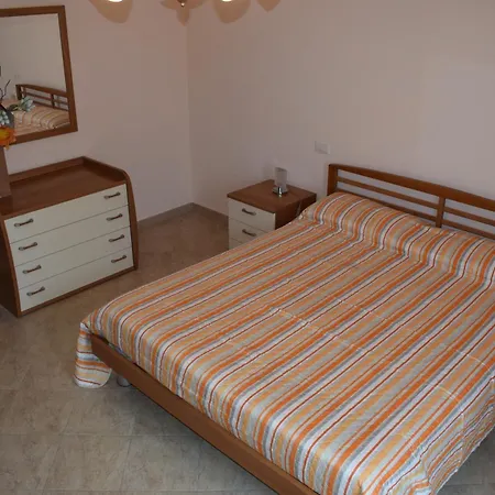 Kalos Apartment *
