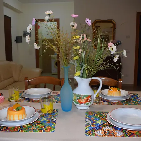 Kalos Apartment *