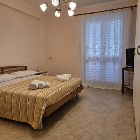 Kalos Apartment *